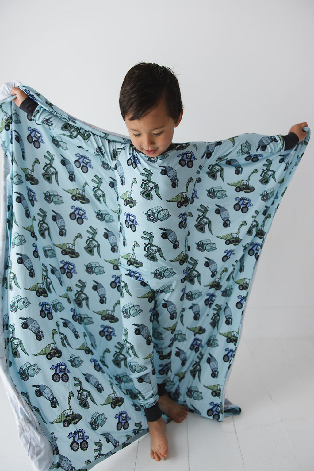 Emilio - Lightweight Blanket