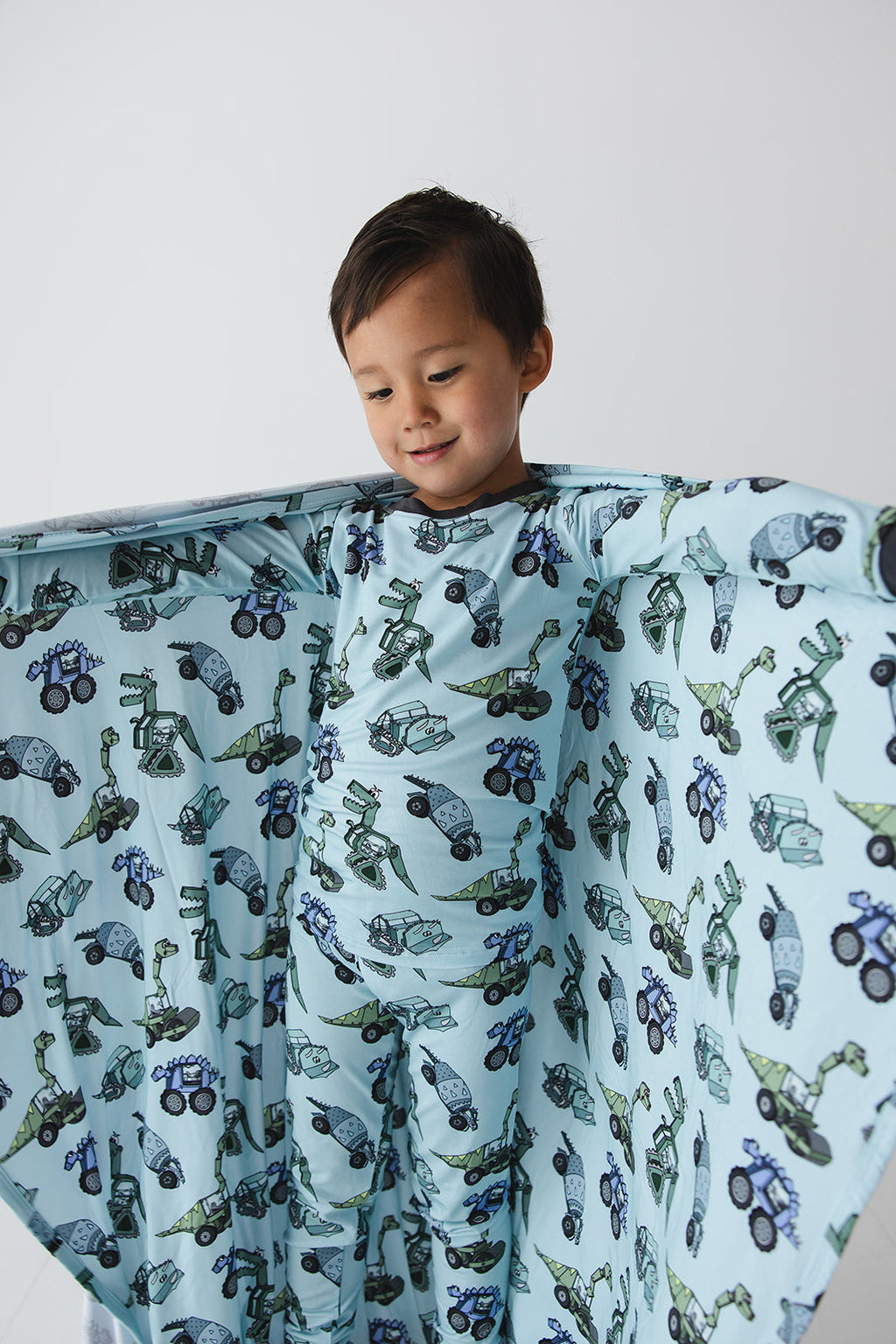 Emilio - Lightweight Blanket