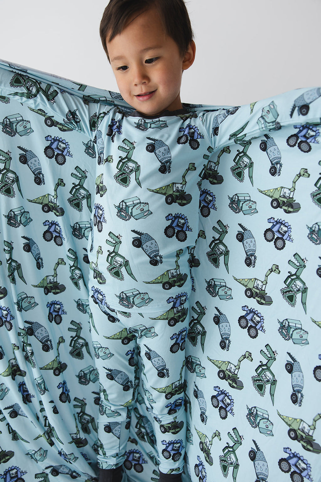 Emilio - Lightweight Blanket