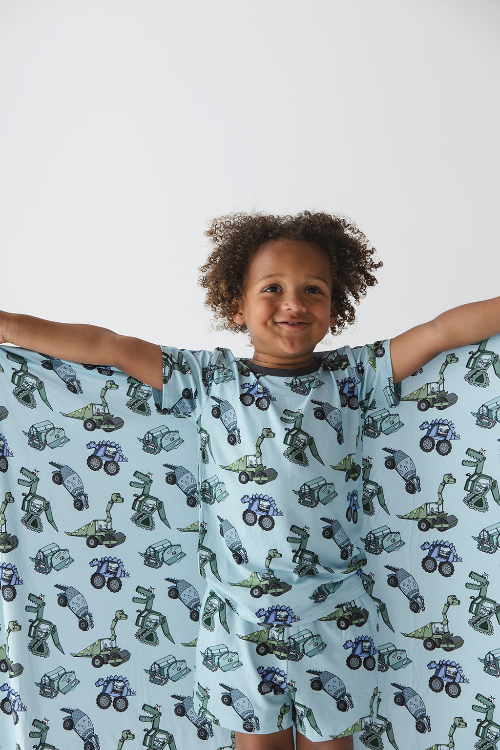 Emilio - Lightweight Blanket