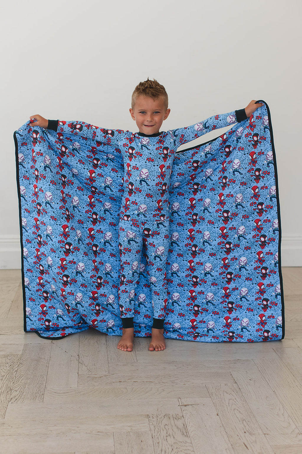 Webs UP - Quilted Blanket