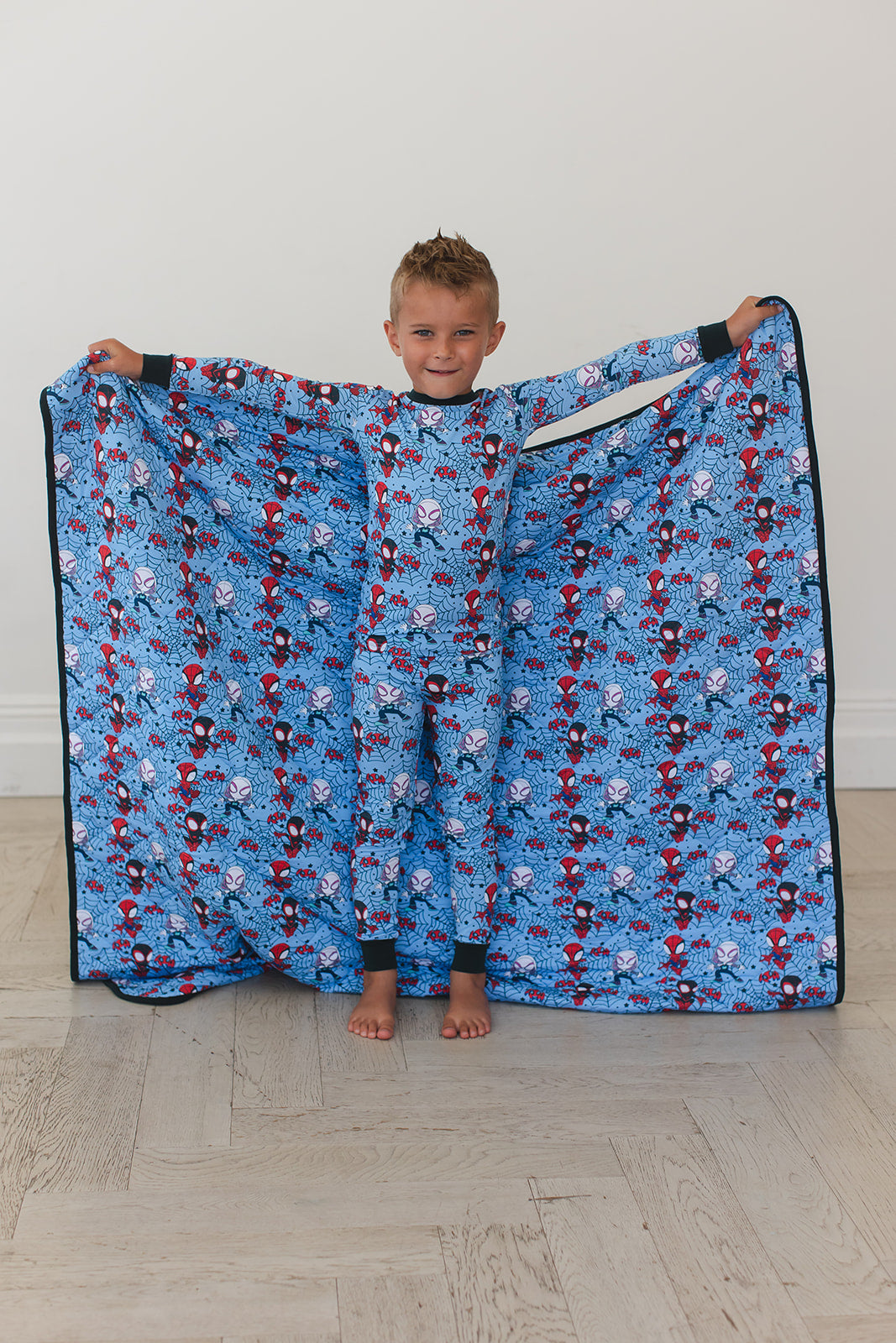 Webs UP - Quilted Blanket