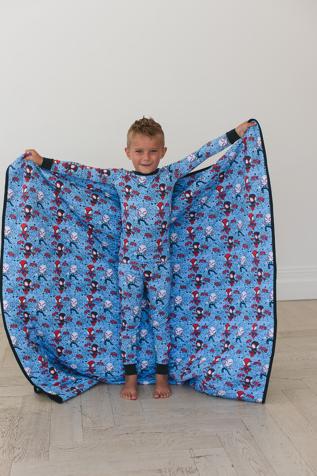 Webs UP - Quilted Blanket