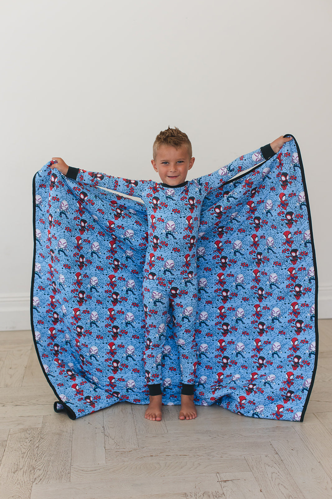Webs UP - Quilted Blanket