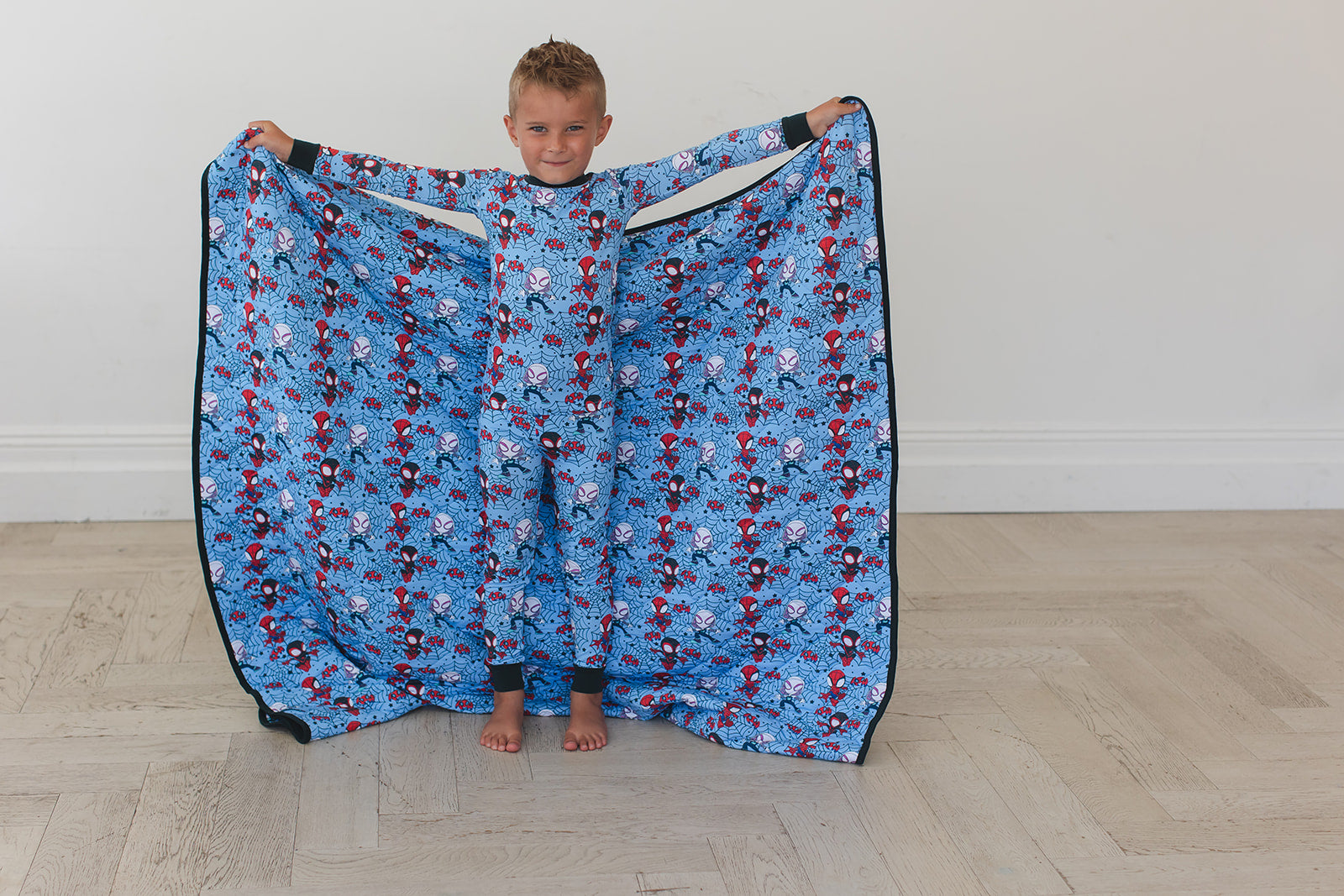 Webs UP - Quilted Blanket