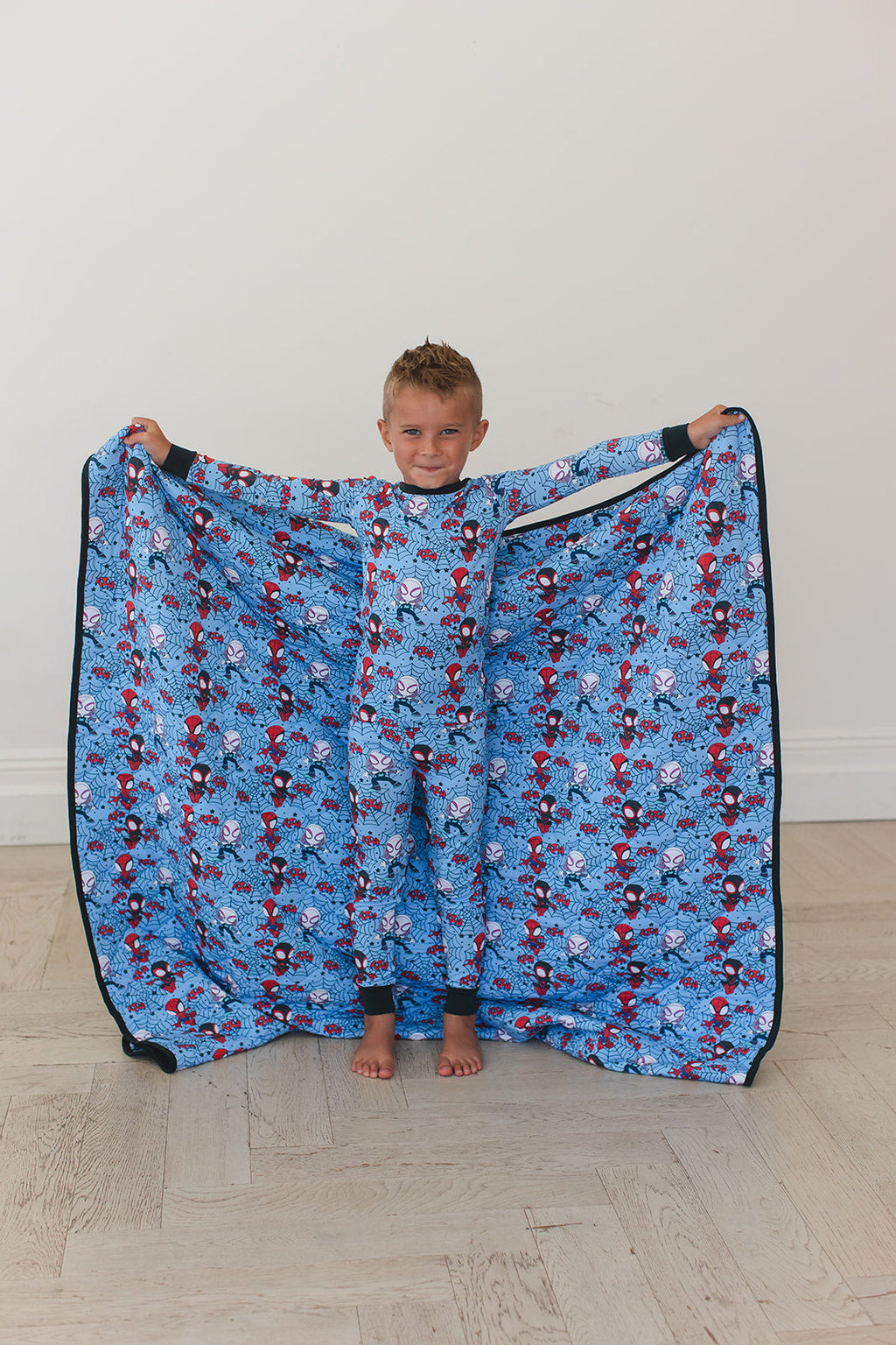 Webs UP - Quilted Blanket
