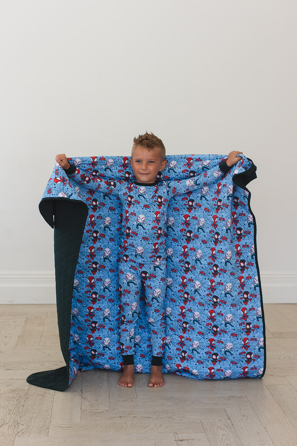 Webs UP - Quilted Blanket