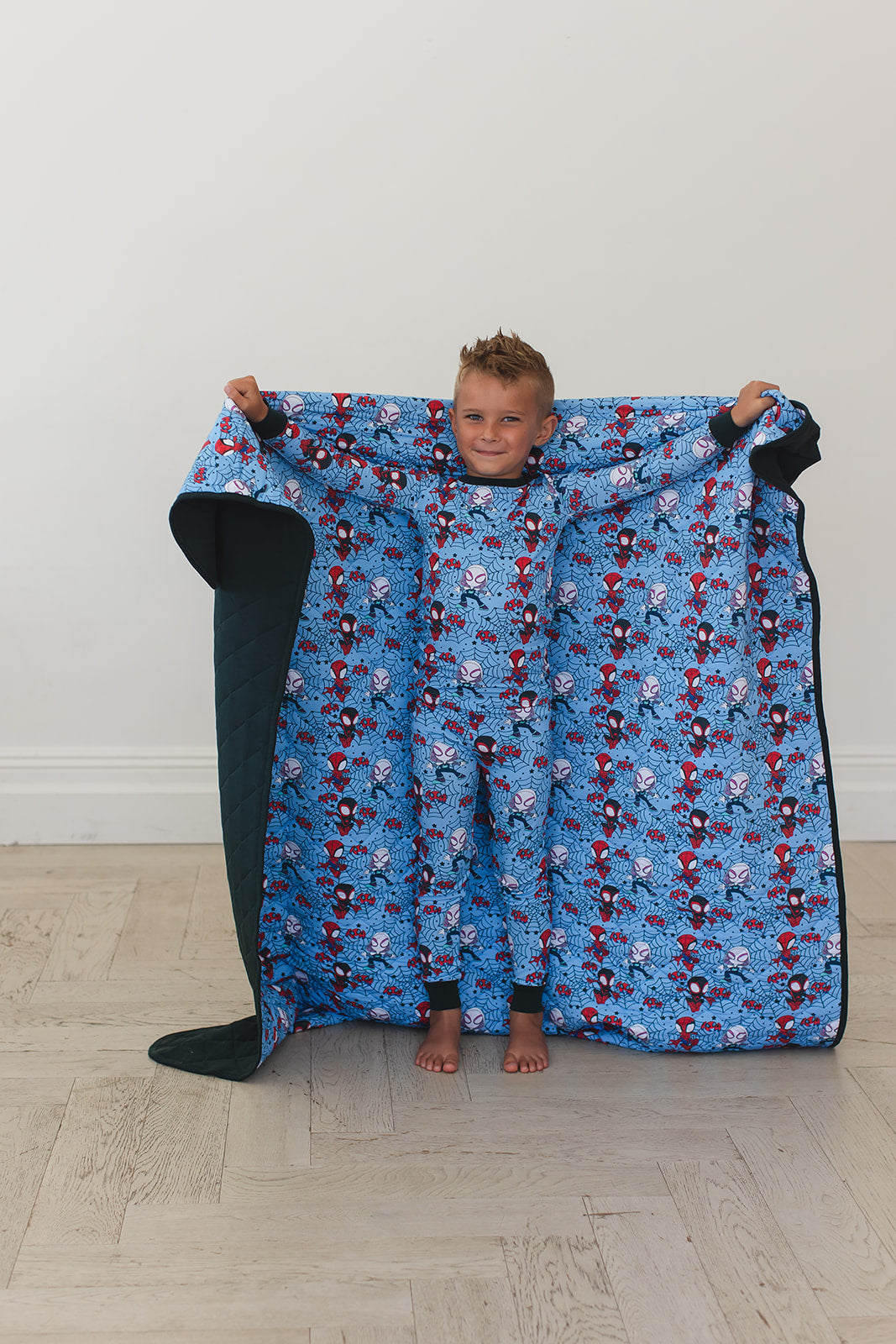 Webs UP - Quilted Blanket