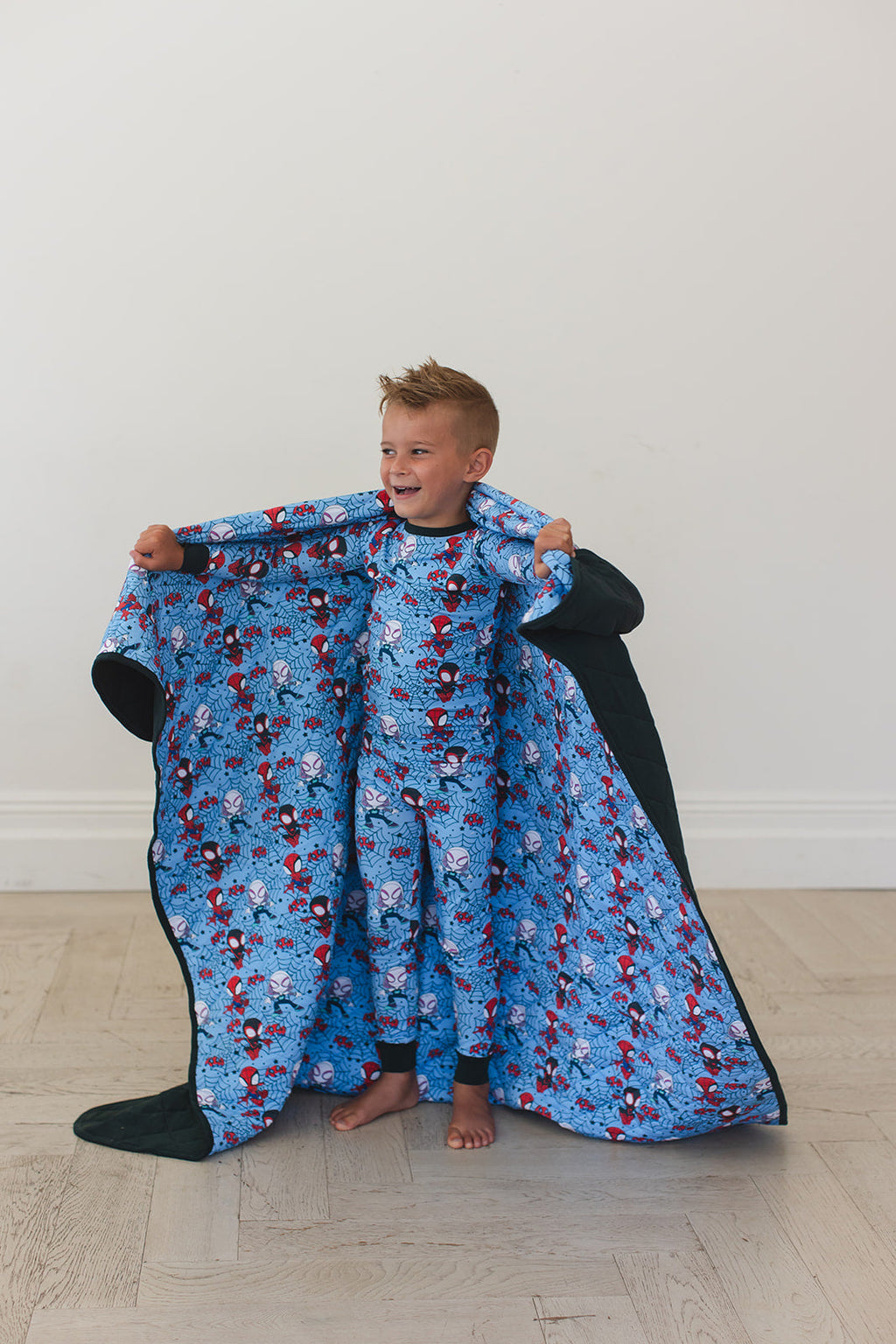 Webs UP - Quilted Blanket