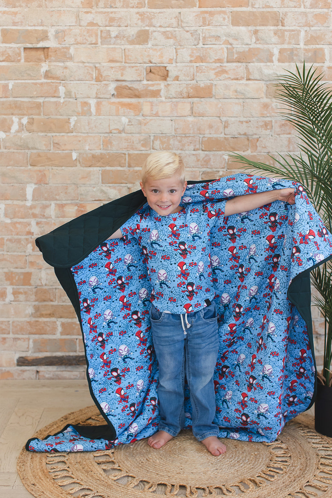 Webs UP - Quilted Blanket