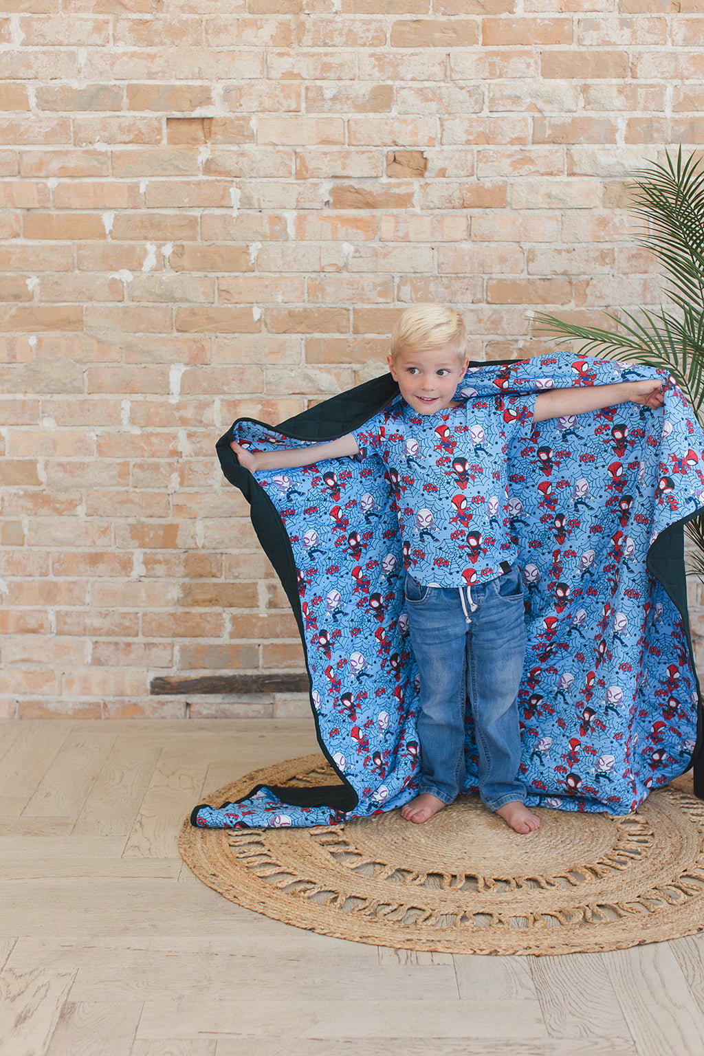 Webs UP - Quilted Blanket