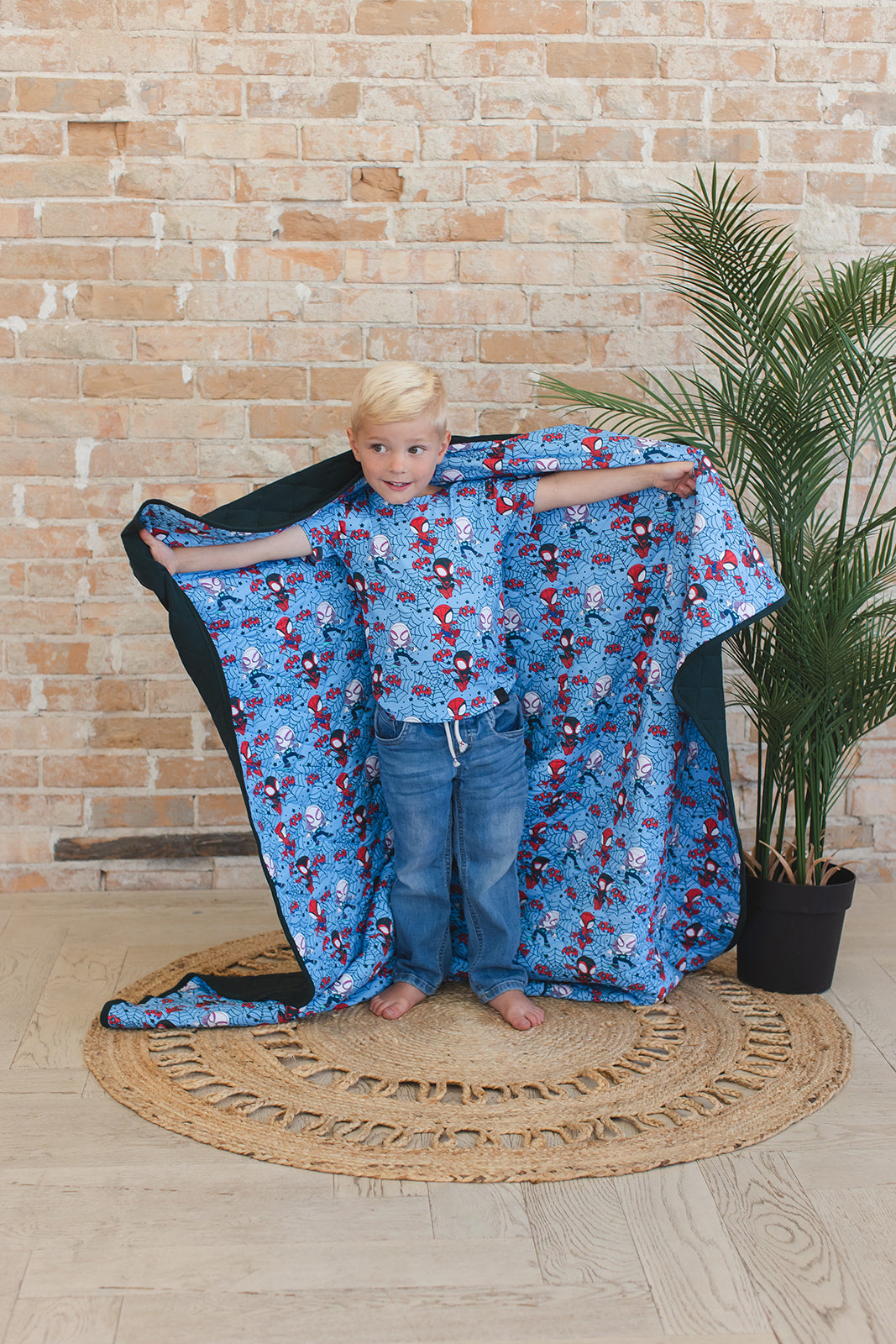Webs UP - Quilted Blanket