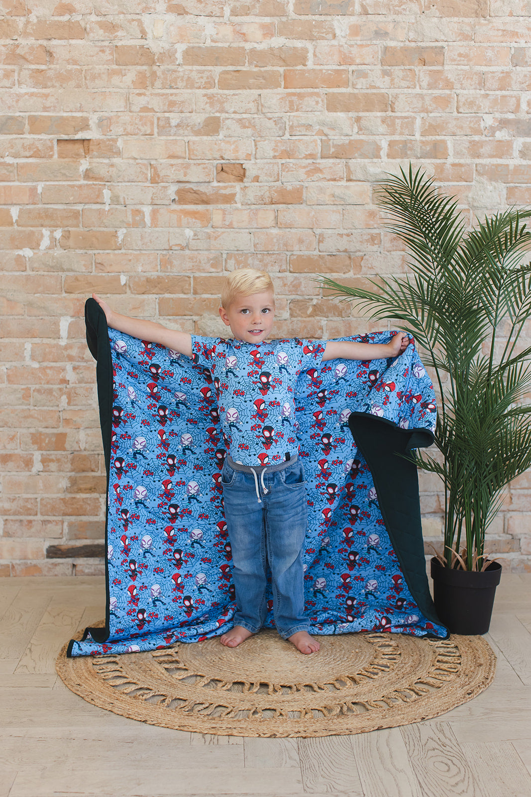 Webs UP - Quilted Blanket
