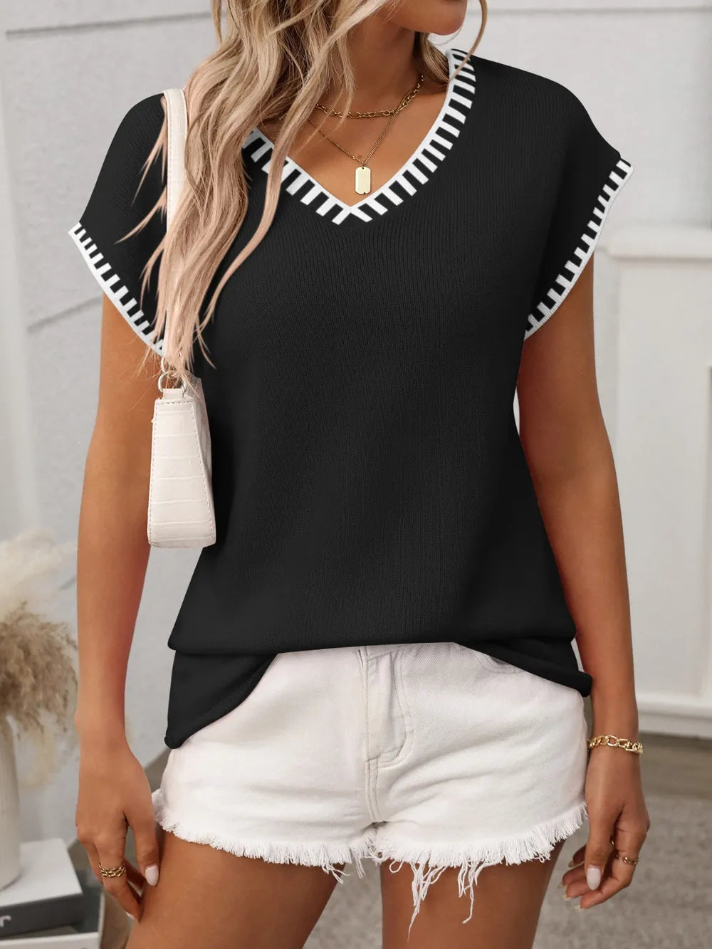 Contrast Trim V-Neck Short Sleeve Knit Top