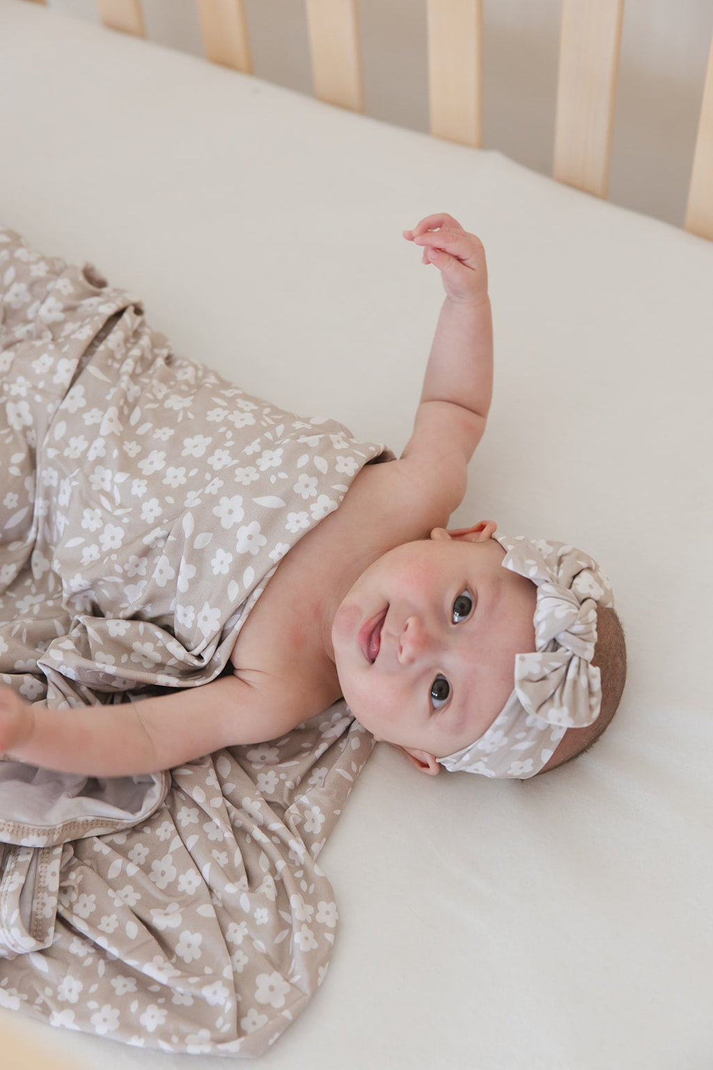 Calista - Lightweight Blanket