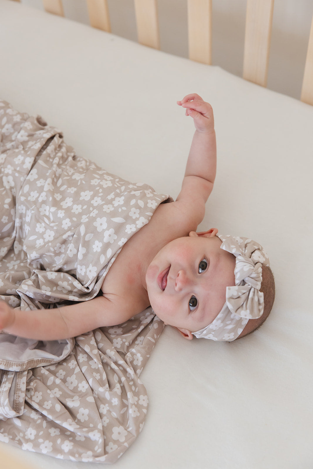 Calista - Lightweight Blanket