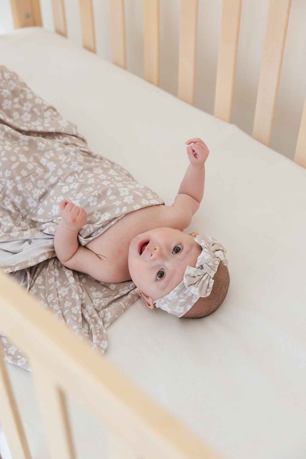 Calista - Lightweight Blanket