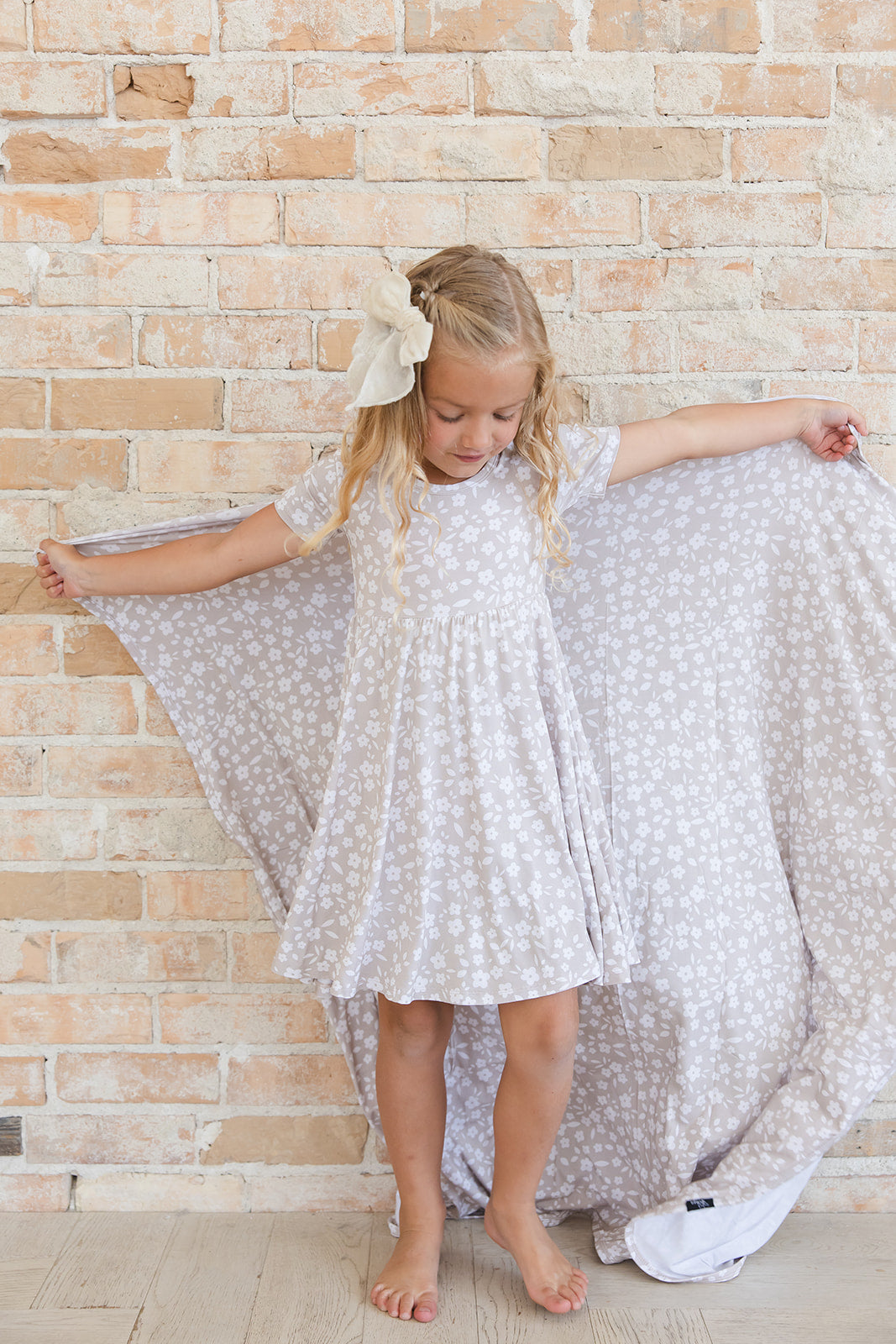 Calista - Lightweight Blanket