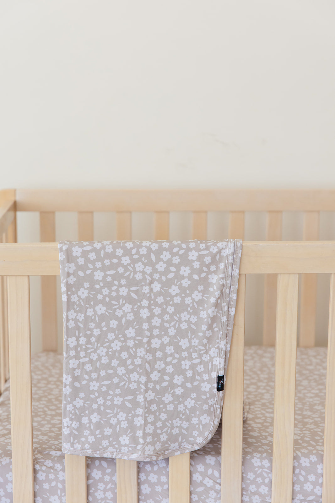 Calista - Lightweight Blanket