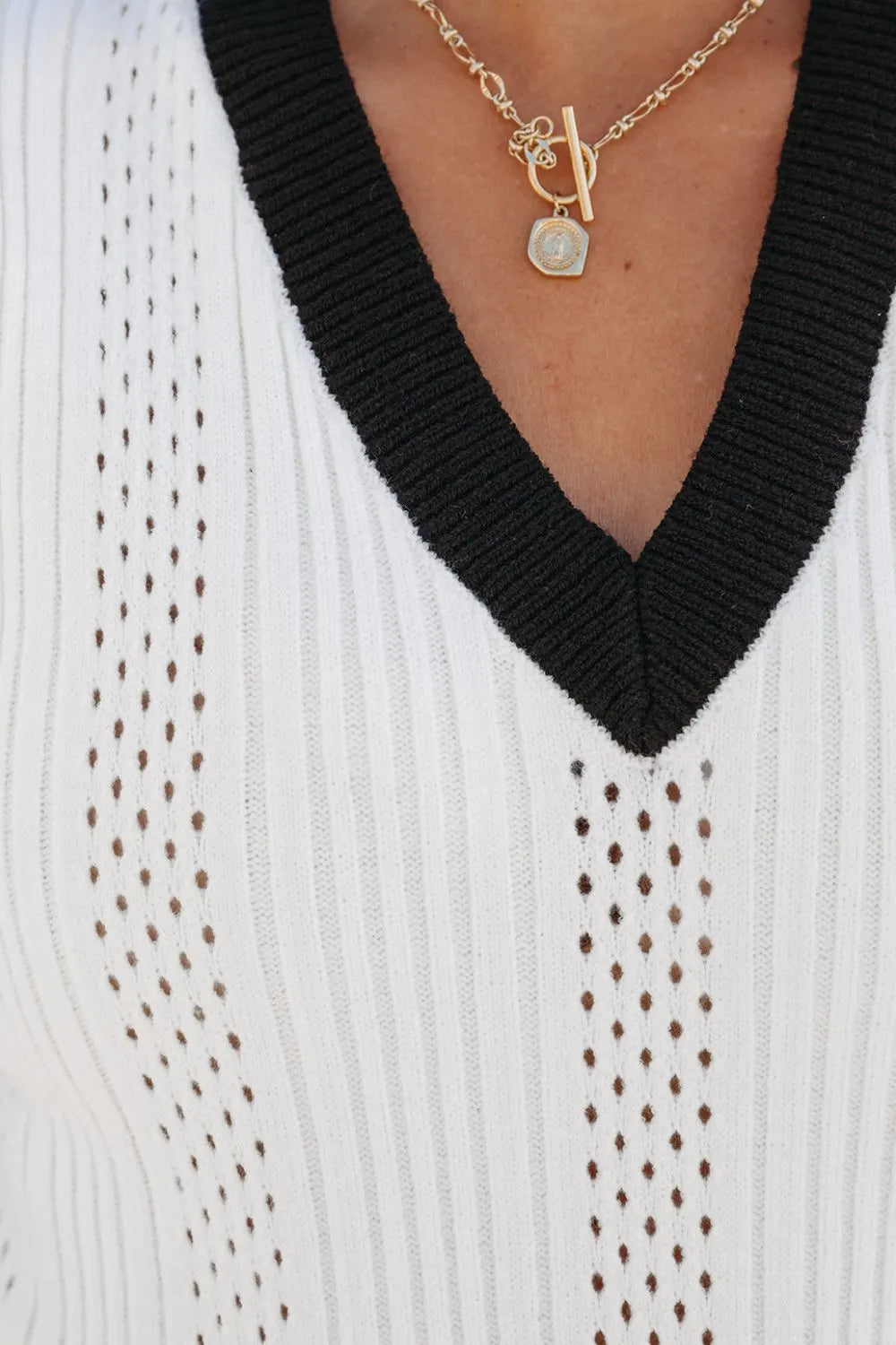 Contrast Trim Eyelet Knit V Neck Sweater Vest