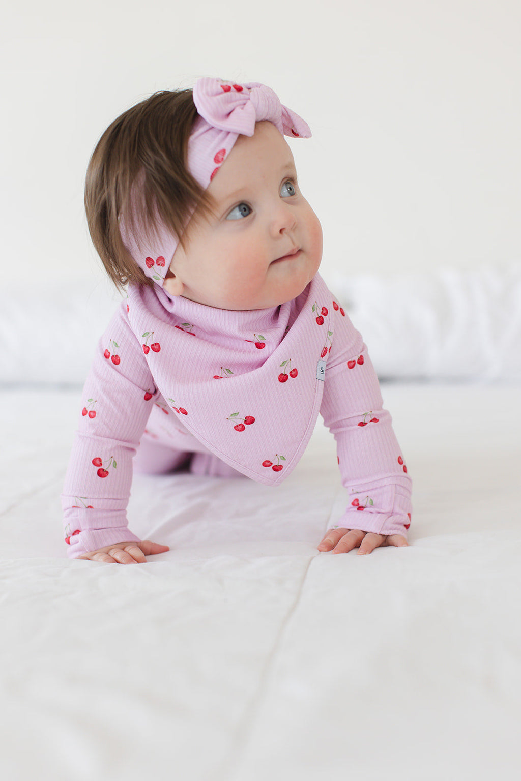 Cherry (ribbed) - Bandana Bib