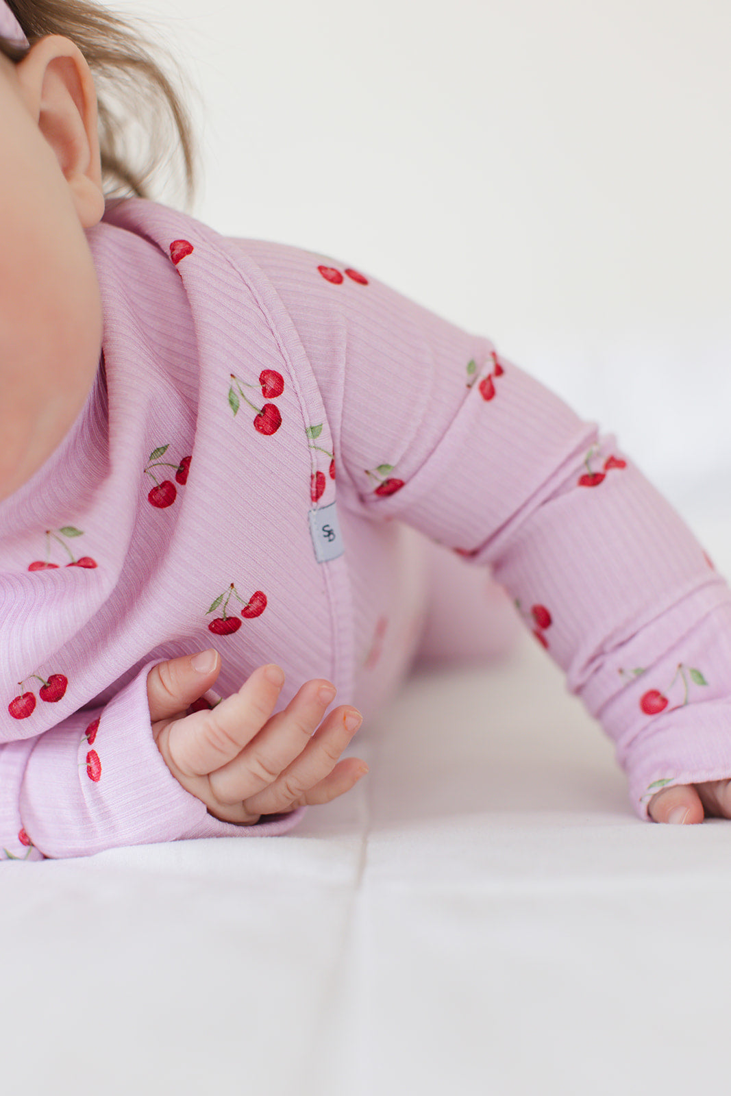Cherry (ribbed) - Bandana Bib