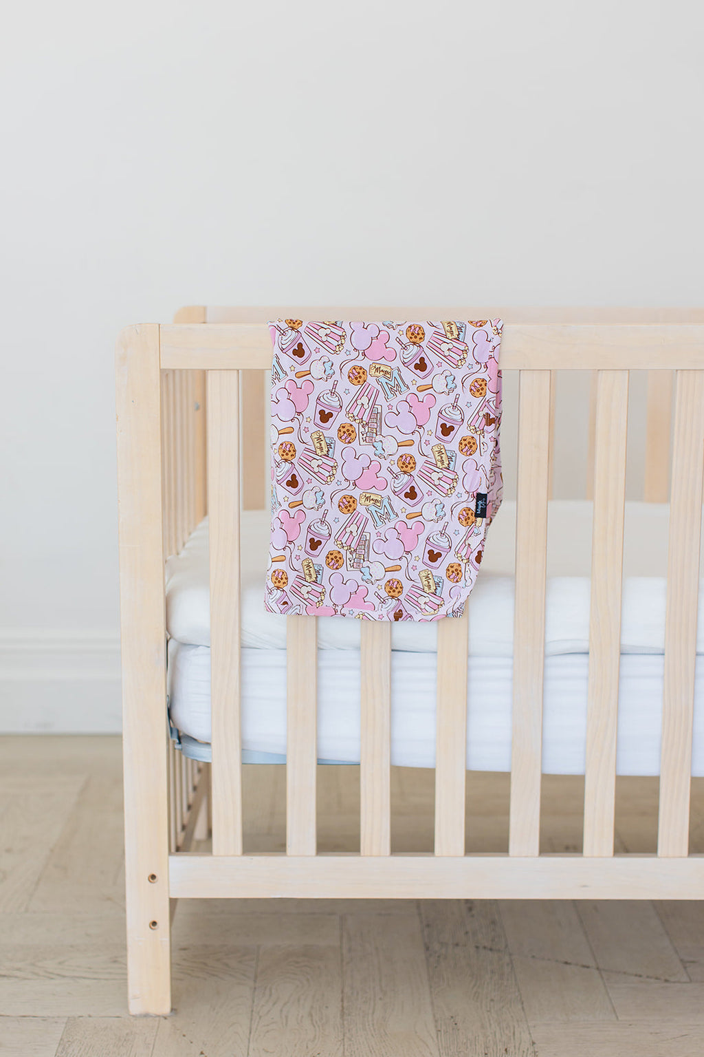 Snacks (PINK) - Lightweight Blanket