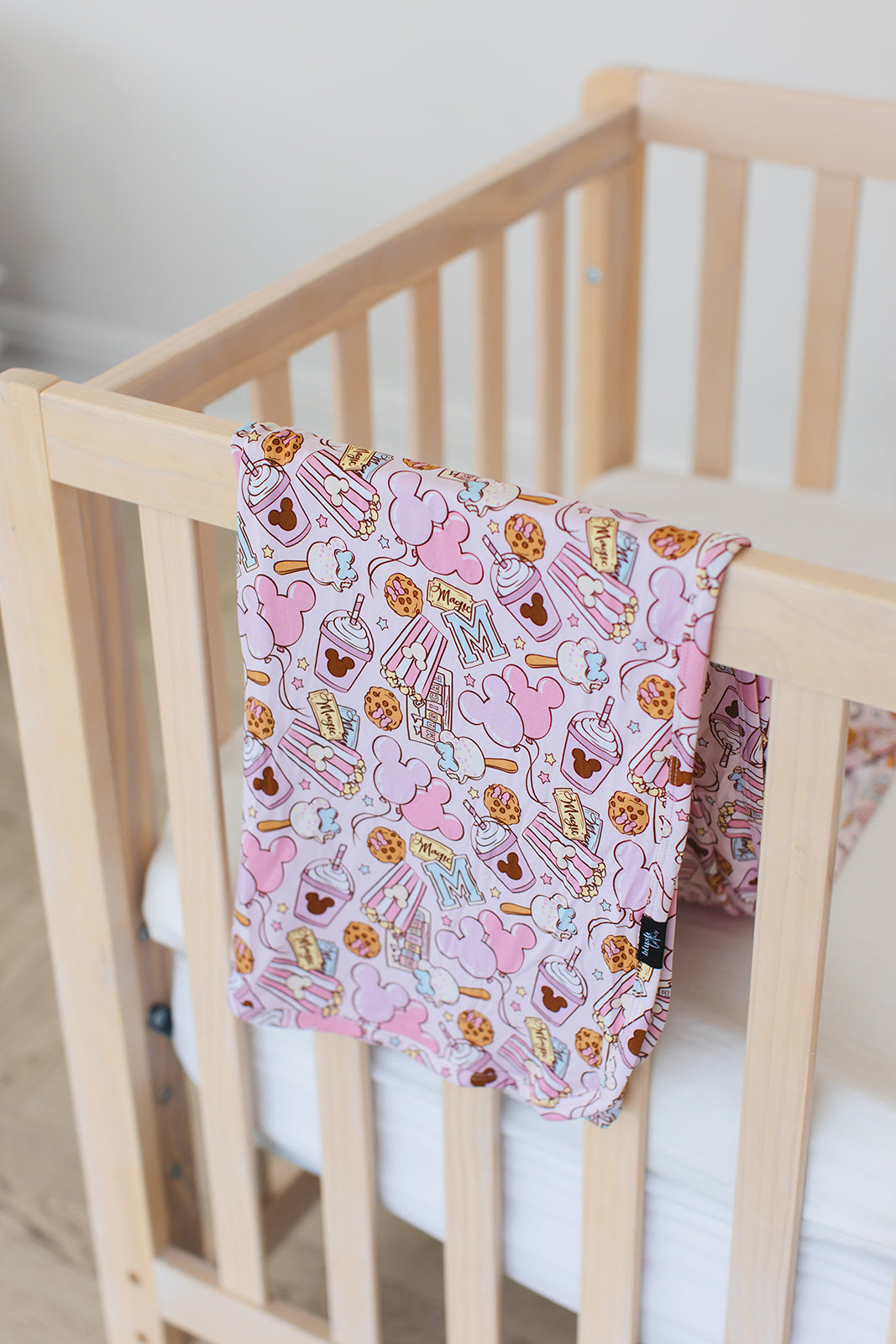 Snacks (PINK) - Lightweight Blanket