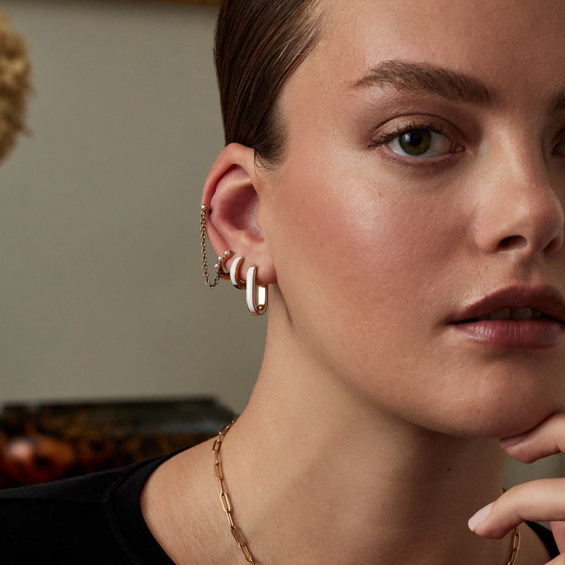 Single Lara Pearl Hoop Earring