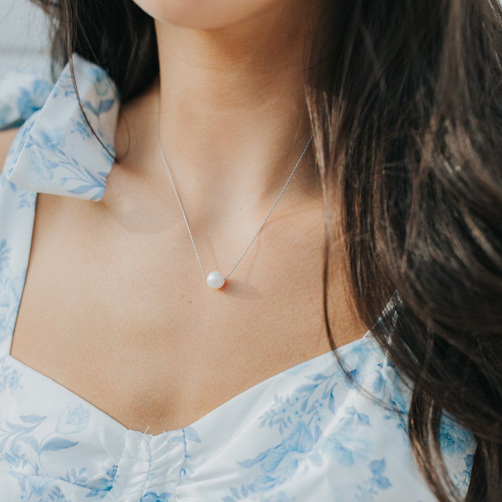 The June Necklace in Silver