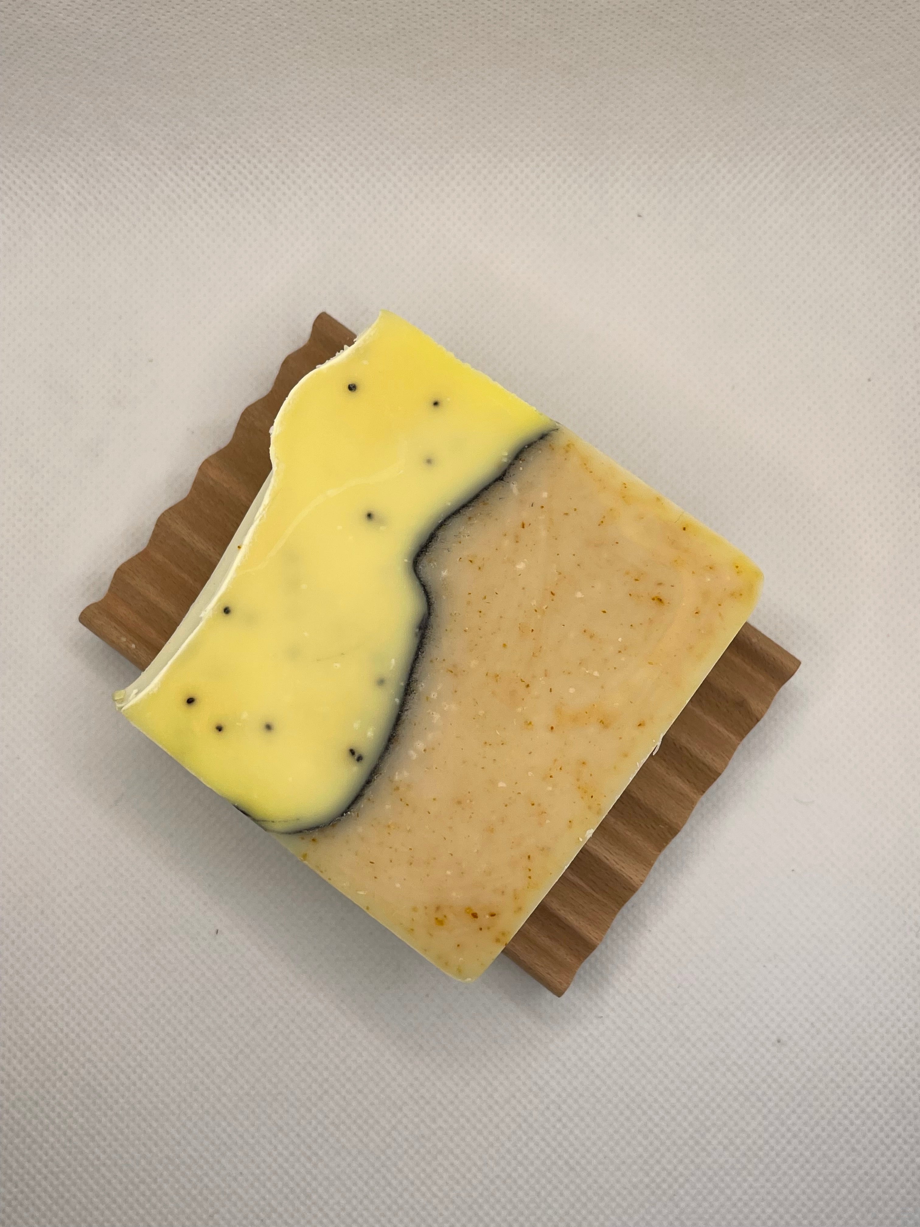 LEMON POPPYSEED HANDCRAFTED SOAP