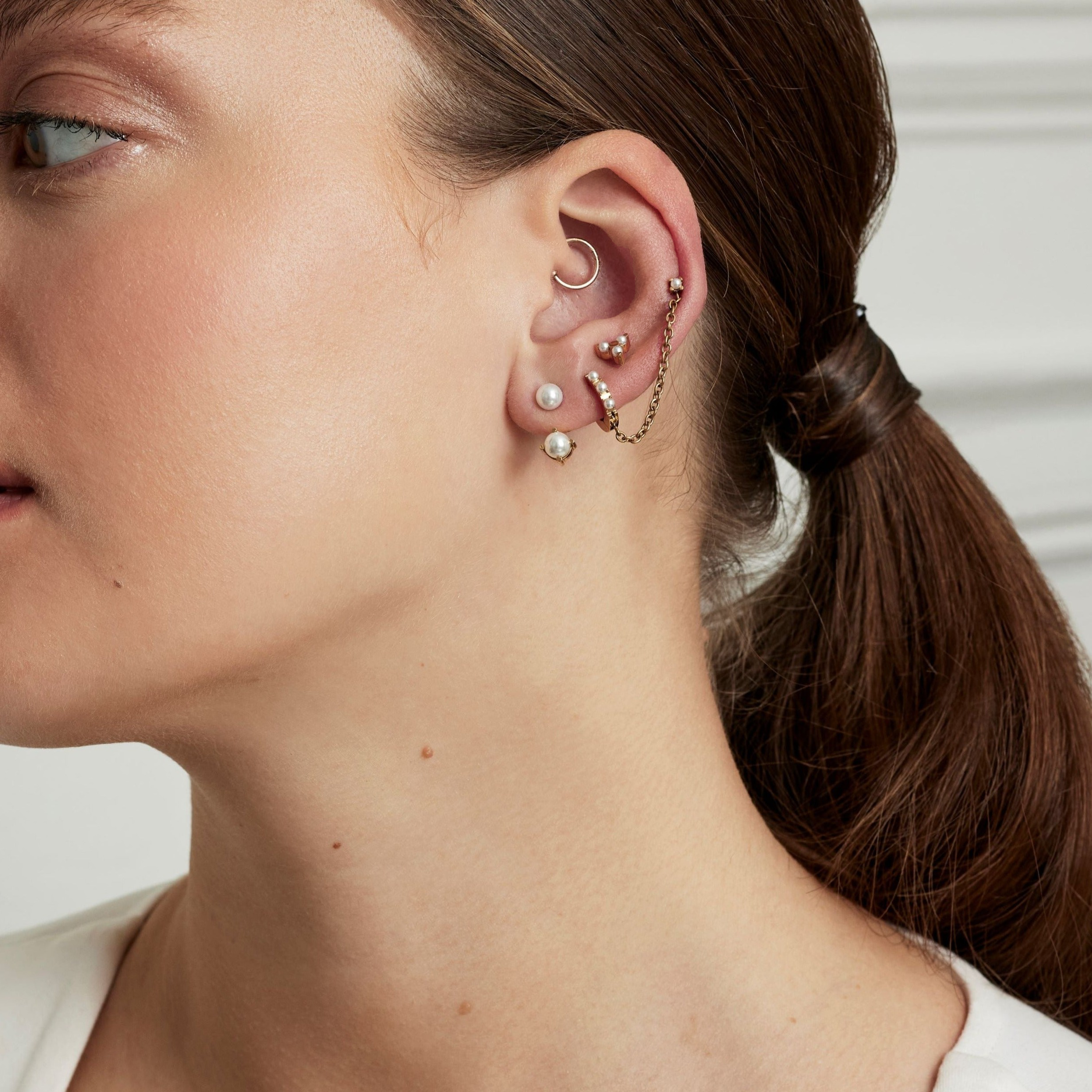 Single Lara Pearl Hoop Earring