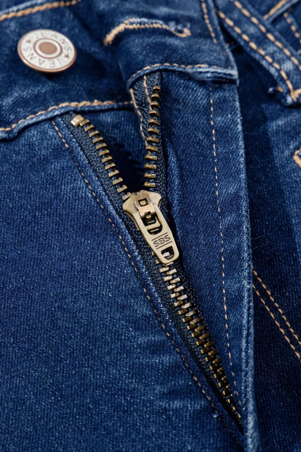 Center Seam Deep Wash Straight Jeans