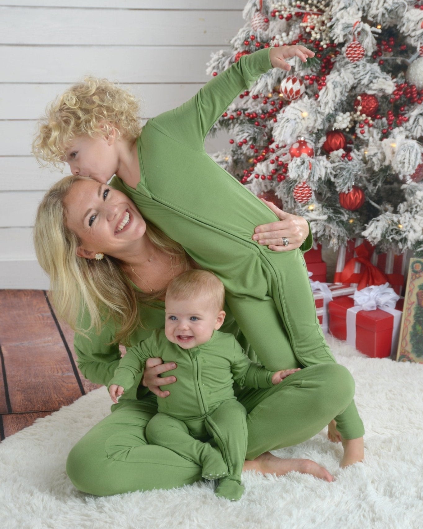 Adult Women's Bamboo Pajamas in Green